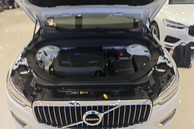 Used Volvo XC60 2020 T5 4x4 Smart Luxury Edition Engine Bay