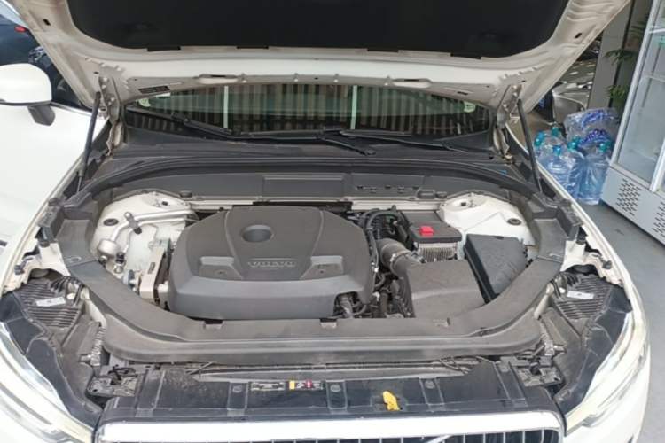 Used Volvo XC60 2020 T5 4x4 Zhiyi Luxury Edition Engine Bay