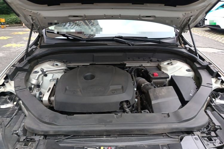 Used Volvo XC60 2020 T5 4x4 Zhiyi Luxury Edition Engine Bay
