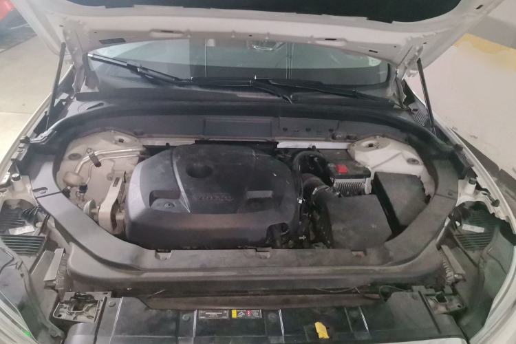 Used Volvo XC60 2020 T5 4x4 Smart Luxury Edition Engine Bay