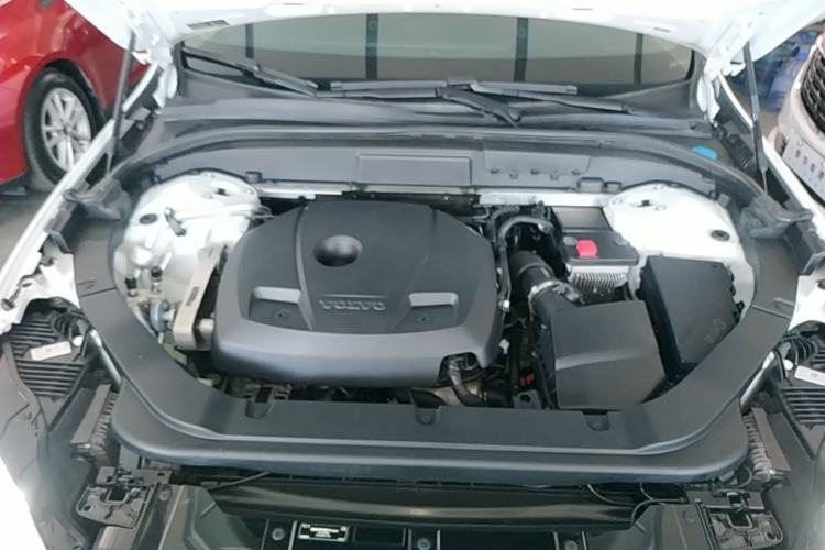Used Volvo XC60 2020 T5 4x4 Smart & Dynamic Sport Edition Engine Bay