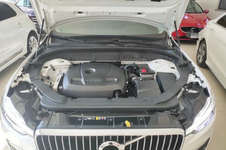 Used Volvo XC60 2020 T5 4x4 Zhiyi Luxury Edition Engine Bay