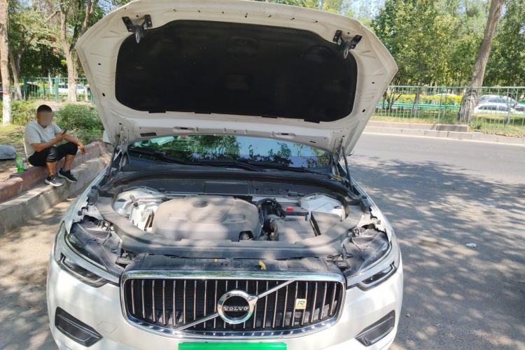 Used Volvo XC60 2020 T5 4x4 Smart Luxury Edition Engine Bay