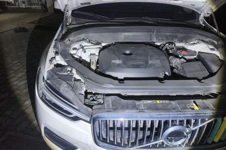 Used Volvo XC60 2020 T5 4x4 Smart Luxury Edition Engine Bay Right