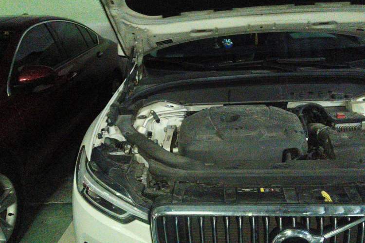Used Volvo XC60 2020 T5 4x4 Zhiyi Luxury Edition Engine Bay Right