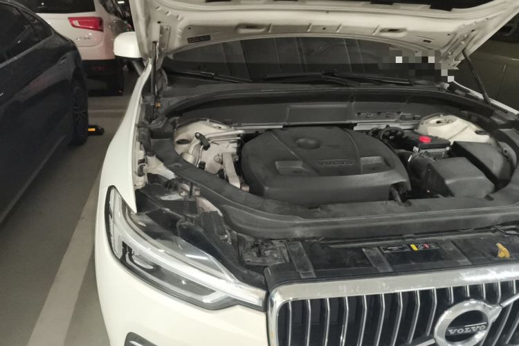 Used Volvo XC60 2020 T5 4x4 Smart Luxury Edition Engine Bay Right
