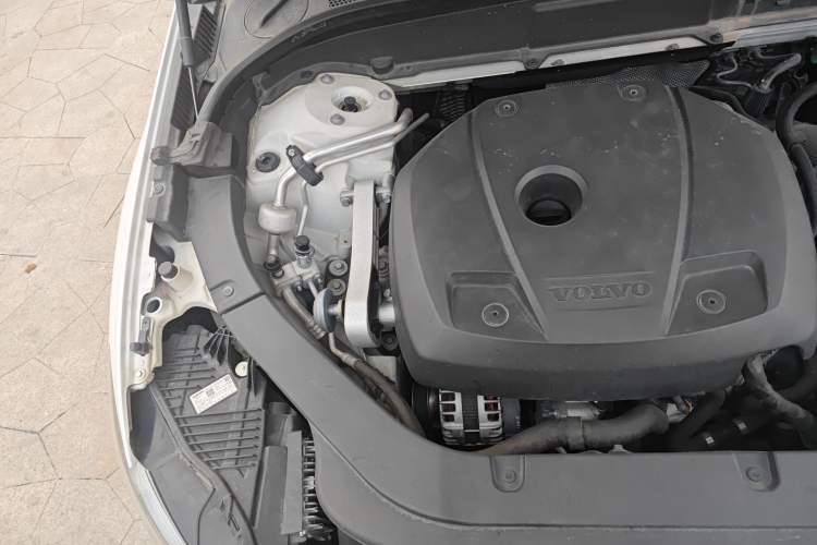 Used Volvo XC60 2020 T5 4x4 Zhiyi Luxury Edition Engine Bay Right