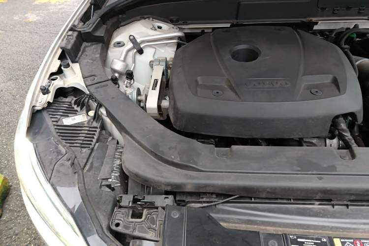 Used Volvo XC60 2020 T5 4x4 Zhiyi Luxury Edition Engine Bay Right
