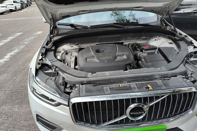 Used Volvo XC60 2020 T5 4x4 Zhiyi Luxury Edition Engine Bay Right
