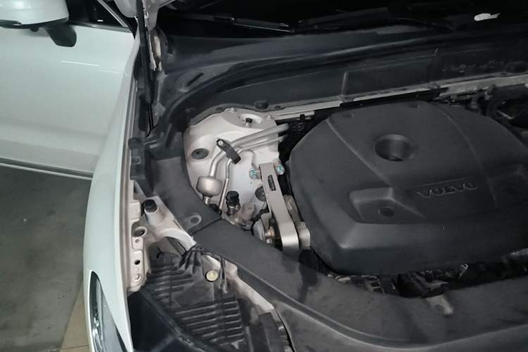 Used Volvo XC60 2020 T5 4x4 Zhiyi Luxury Edition Engine Bay Right
