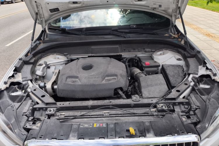 Used Volvo XC60 2020 T5 4x4 Smart Luxury Edition Engine Bay