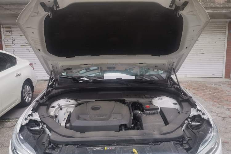 Used Volvo XC60 2020 T5 4x4 Smart Luxury Edition Engine Bay