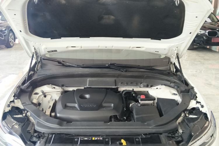 Used Volvo XC60 2020 T5 4x4 Zhiyi Luxury Edition Engine Bay