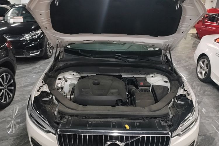 Used Volvo XC60 2020 T5 4x4 Smart Luxury Edition Engine Bay