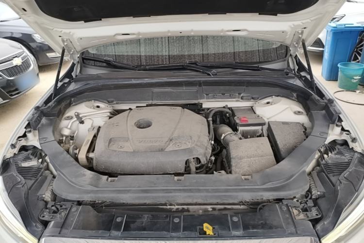 Used Volvo XC60 2020 T5 4x4 Smart Luxury Edition Engine Bay
