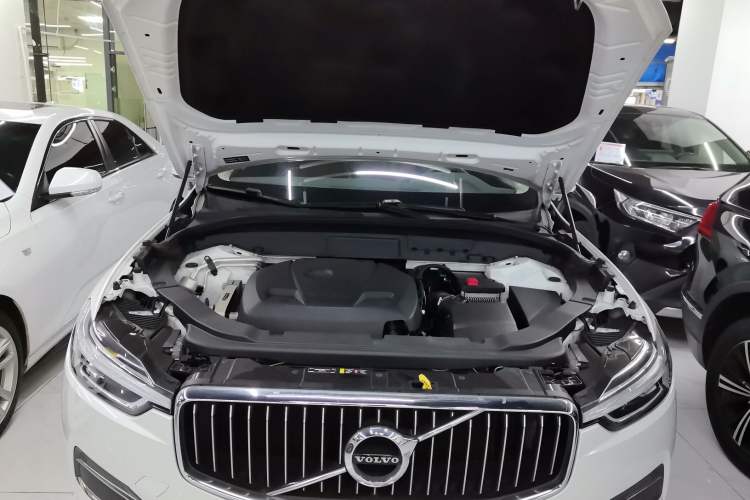 Used Volvo XC60 2020 T5 4x4 Zhiyi Luxury Edition Engine Bay