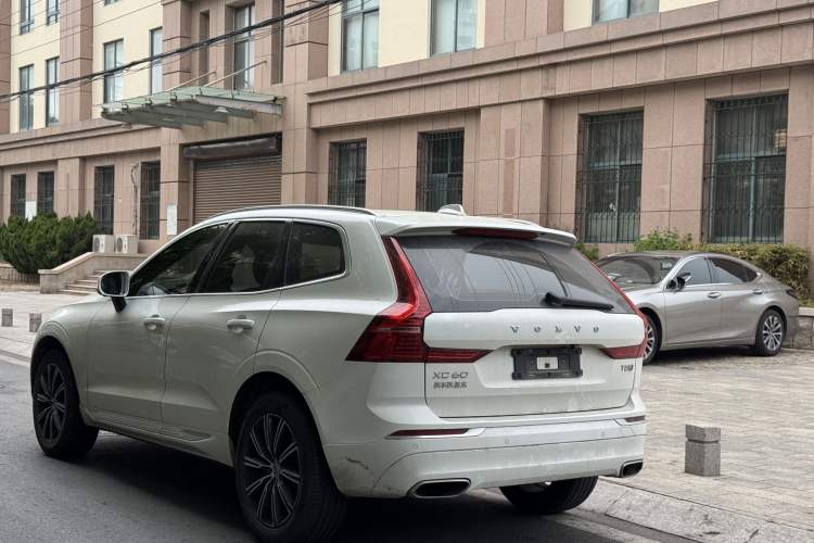 Used Volvo XC60 2020 T5 4x4 Smart Luxury Edition Exterior 5