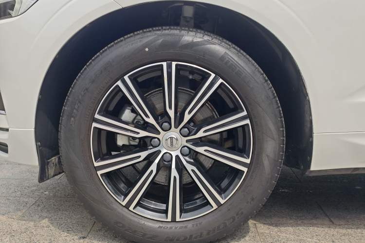 Used Volvo XC60 2020 T5 4x4 Smart Luxury Edition Exterior 6