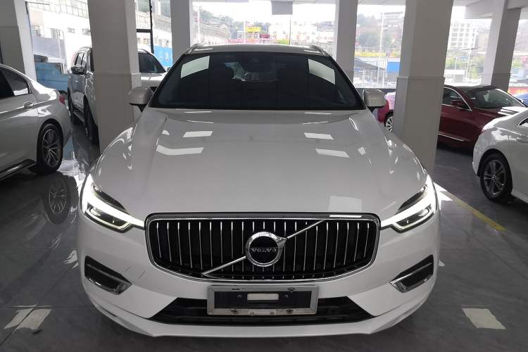Used Volvo XC60 2020 T5 4x4 Smart Luxury Edition Front