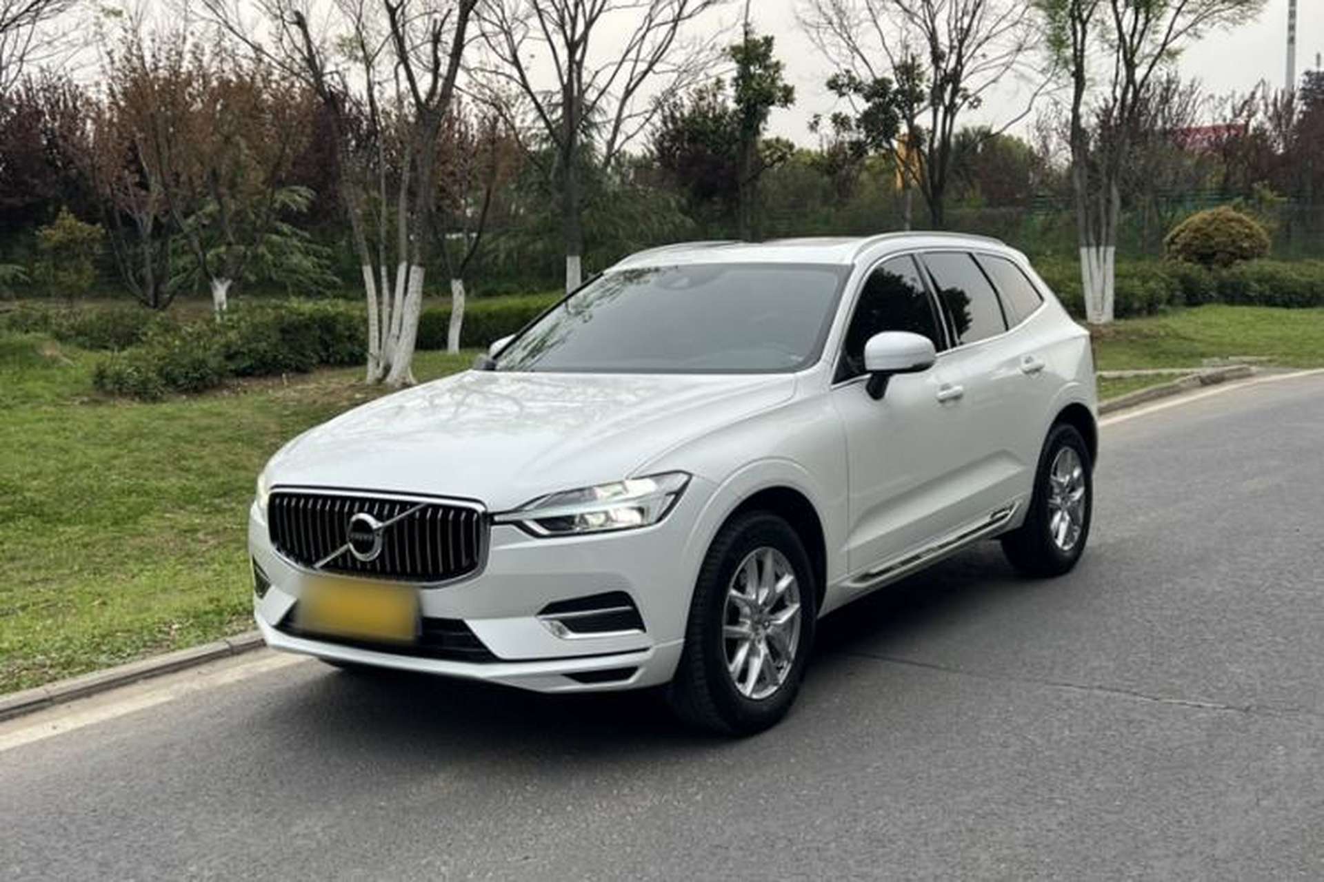 Used Volvo XC60 2020 T5 4x4 Zhiyi Luxury Edition Front Left 45 Deg