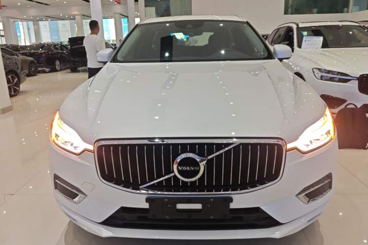Used Volvo XC60 2020 T5 4x4 Smart Luxury Edition Front