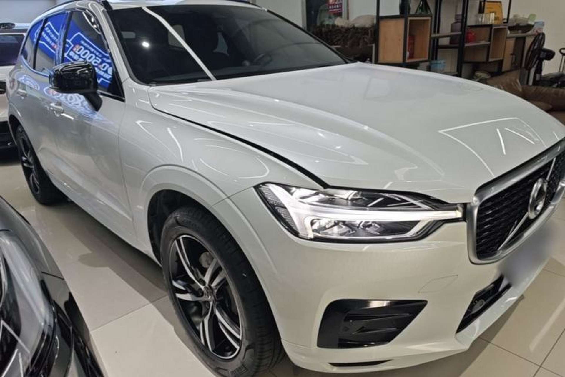 Used Volvo XC60 2020 T5 4x4 Smart & Dynamic Sport Edition Front Right 45 Deg