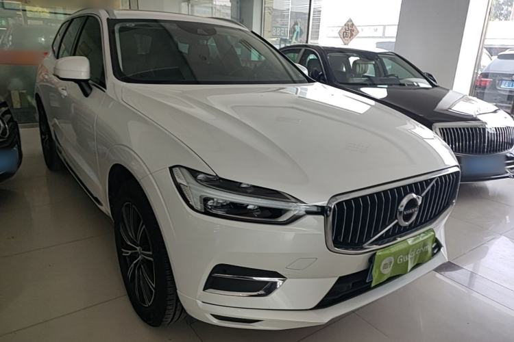 Used Volvo XC60 2020 T5 4x4 Smart Luxury Edition Front Right 45 Deg