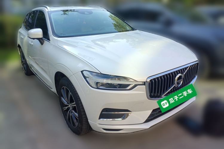 Used Volvo XC60 2020 T5 4x4 Smart Luxury Edition Front Right 45 Deg