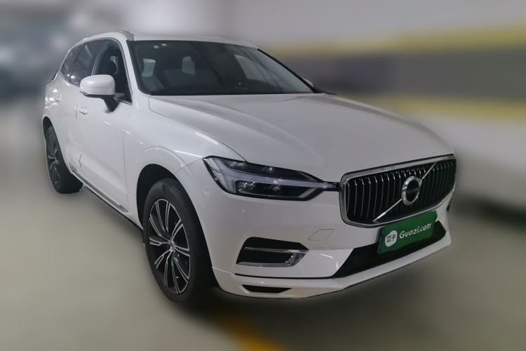Used Volvo XC60 2020 T5 4x4 Smart Luxury Edition Front Right 45 Deg