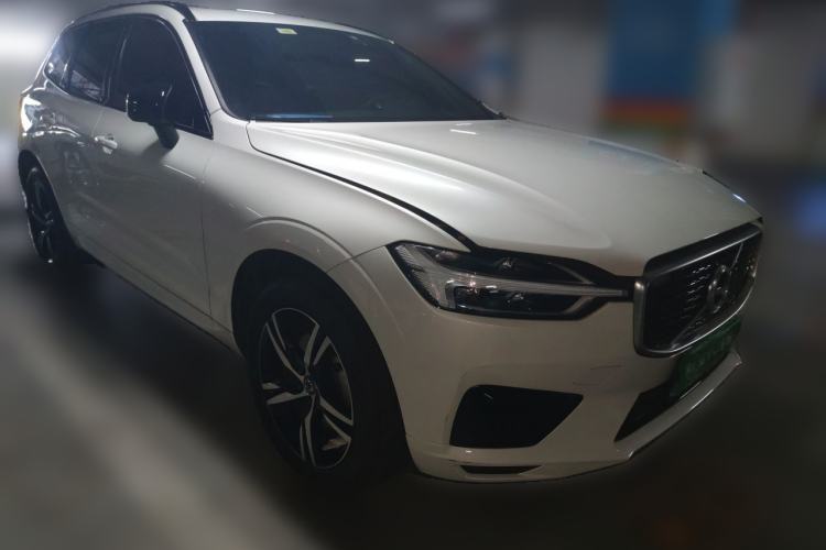 Used Volvo XC60 2020 T5 4x4 Smart & Dynamic Sport Edition Front Right 45 Deg