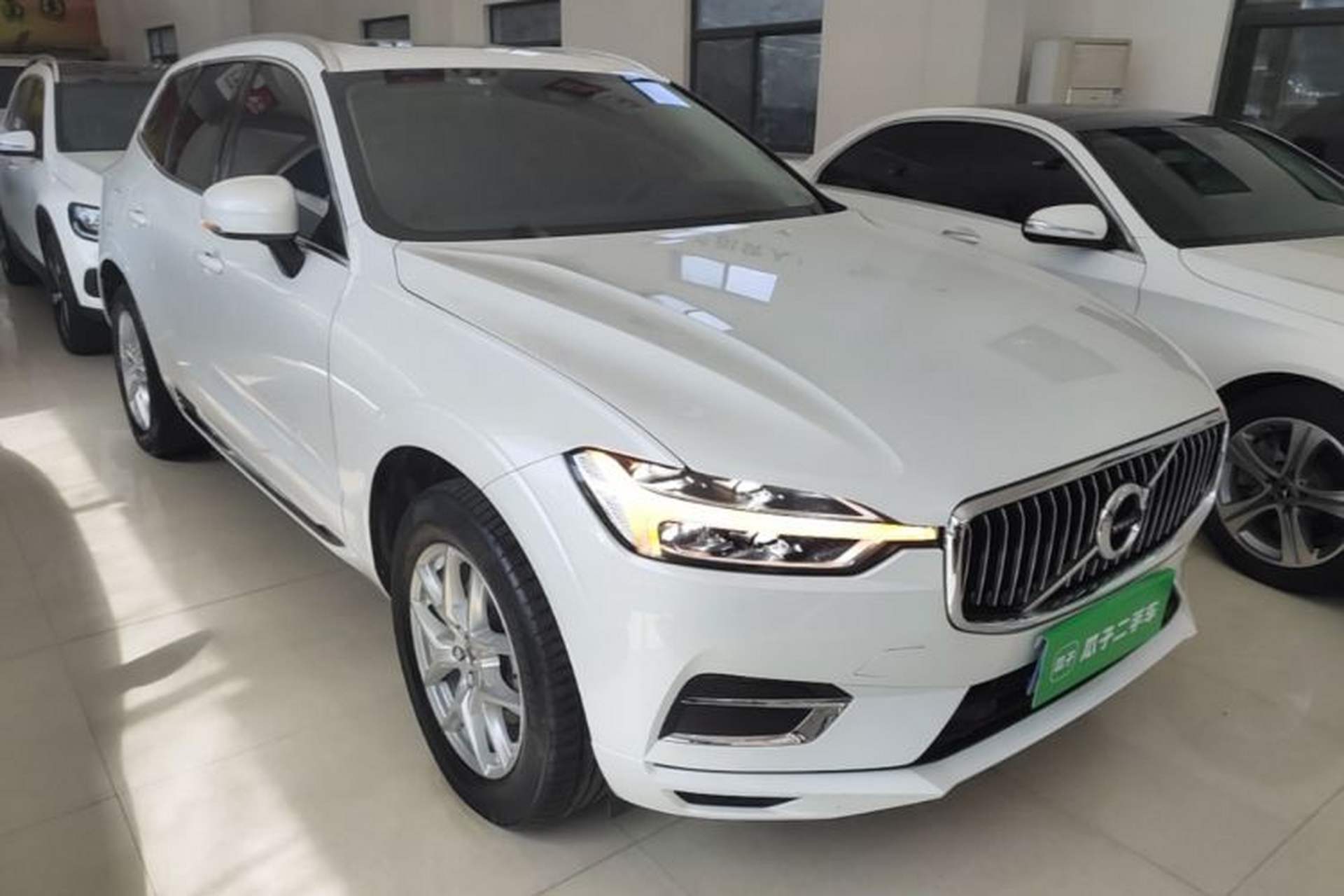 Used Volvo XC60 2020 T5 4x4 Zhiyi Luxury Edition Front Right 45 Deg