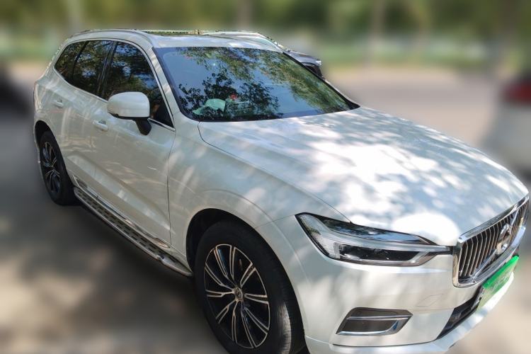 Used Volvo XC60 2020 T5 4x4 Smart Luxury Edition Front Right 45 Deg