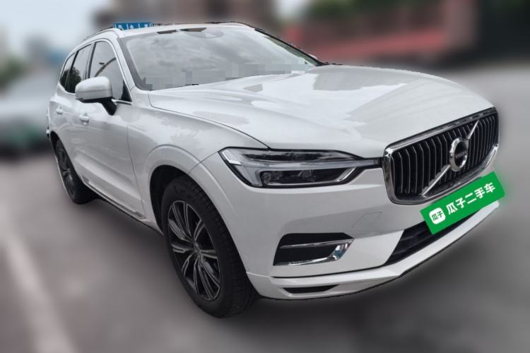 Used Volvo XC60 2020 T5 4x4 Smart Luxury Edition Front Right 45 Deg