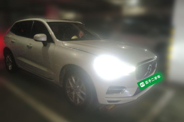 Used Volvo XC60 2020 T5 4x4 Zhiyi Luxury Edition Front Right 45 Deg