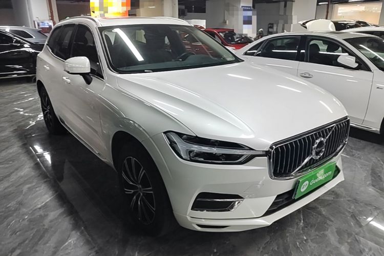 Used Volvo XC60 2020 T5 4x4 Smart Luxury Edition Front Right 45 Deg