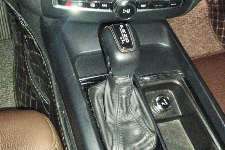 Used Volvo XC60 2020 T5 4x4 Zhiyi Luxury Edition Gear Lever