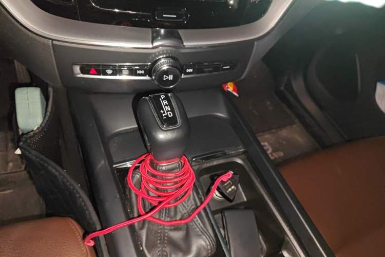 Used Volvo XC60 2020 T5 4x4 Zhiyi Luxury Edition Gear Lever