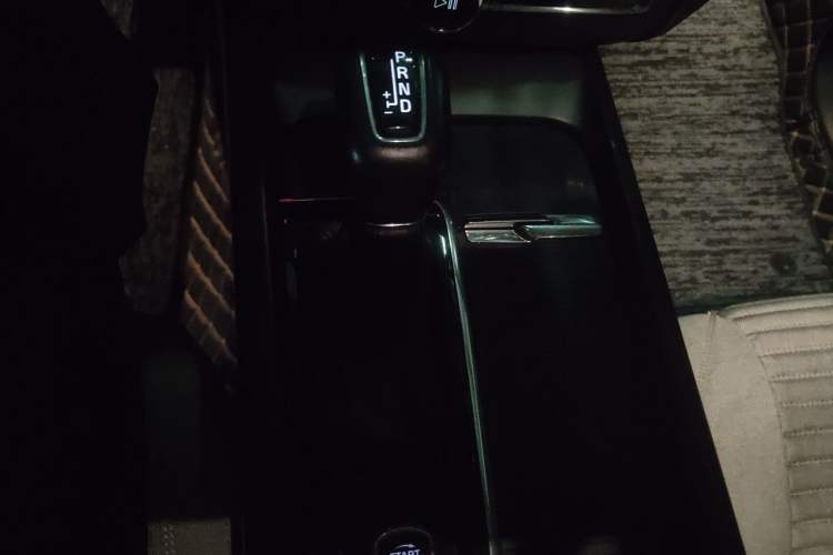 Used Volvo XC60 2020 T5 4x4 Zhiyi Luxury Edition Gear Lever