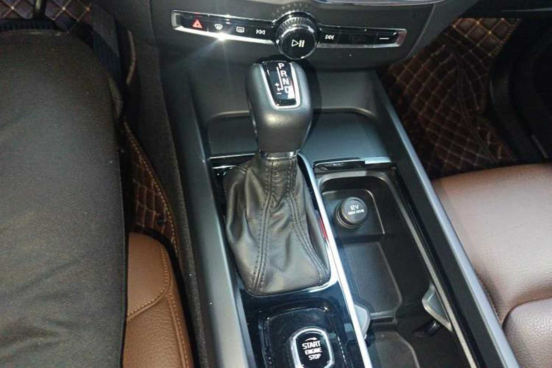 Used Volvo XC60 2020 T5 4x4 Zhiyi Luxury Edition Gear Lever