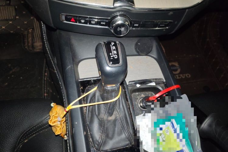 Used Volvo XC60 2020 T5 4x4 Smart Luxury Edition Gear Lever
