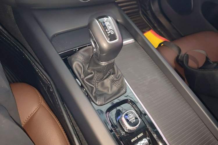 Used Volvo XC60 2020 T5 4x4 Zhiyi Luxury Edition Gear Lever