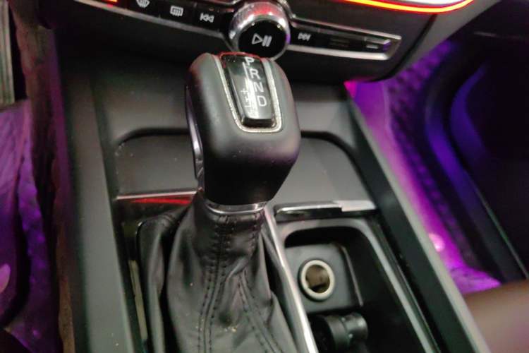 Used Volvo XC60 2020 T5 4x4 Zhiyi Luxury Edition Gear Lever