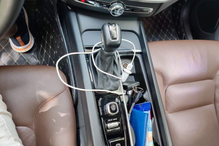 Used Volvo XC60 2020 T5 4x4 Zhiyi Luxury Edition Gear Lever