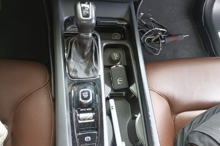 Used Volvo XC60 2020 T5 4x4 Zhiyi Luxury Edition Gear Lever