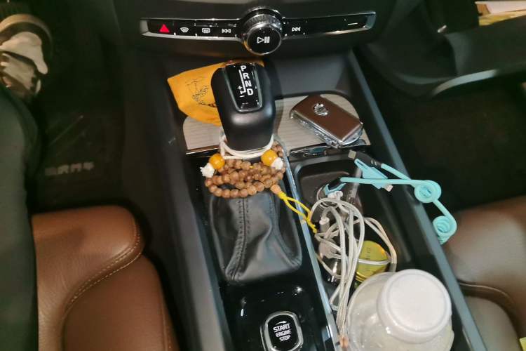 Used Volvo XC60 2020 T5 4x4 Smart Luxury Edition Gear Lever