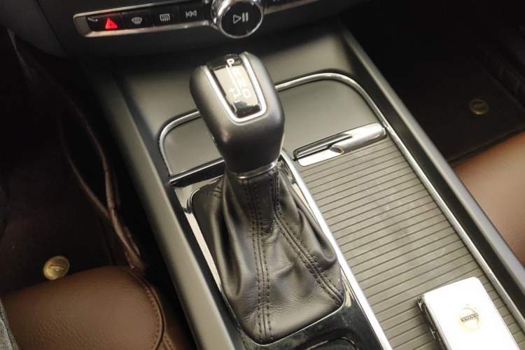 Used Volvo XC60 2020 T5 4x4 Zhiyi Luxury Edition Gear Lever