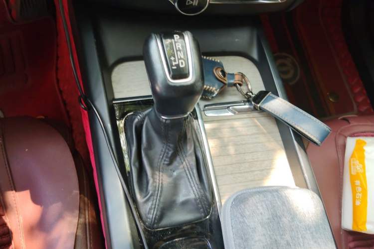 Used Volvo XC60 2020 T5 4x4 Smart Luxury Edition Gear Lever
