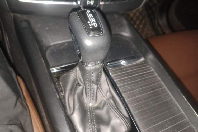 Used Volvo XC60 2020 T5 4x4 Zhiyi Luxury Edition Gear Lever