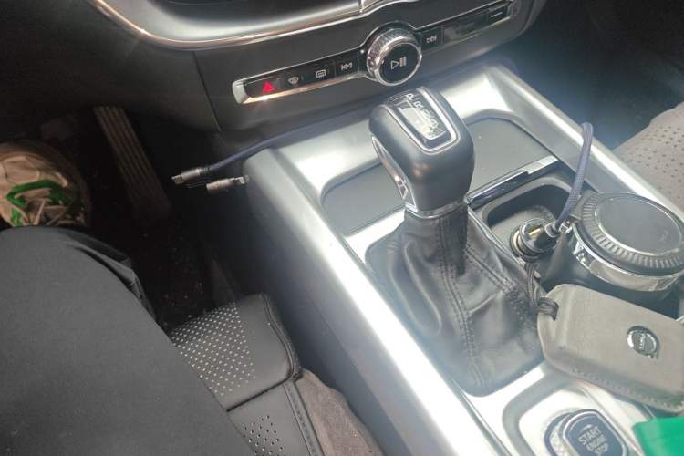 Used Volvo XC60 2020 T5 4x4 Zhiyi Luxury Edition Gear Lever