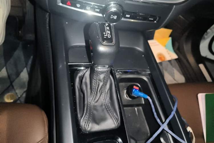 Used Volvo XC60 2020 T5 4x4 Zhiyi Luxury Edition Gear Lever